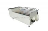 Machine à éplucher le manioc